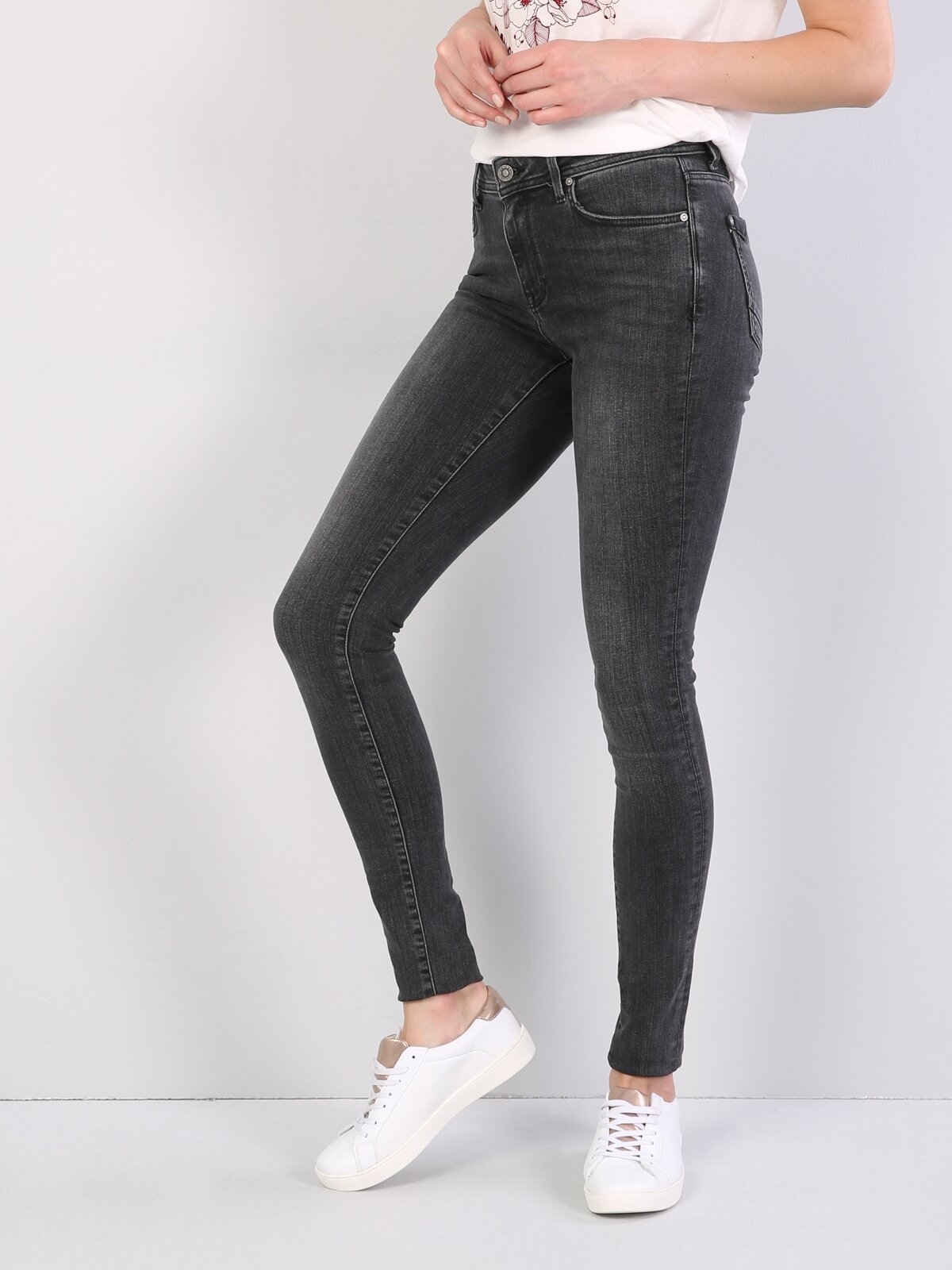 759 Lara Orta Bel Dar Paça Super Slim Fit Siyah Kadın Jean Pantolon