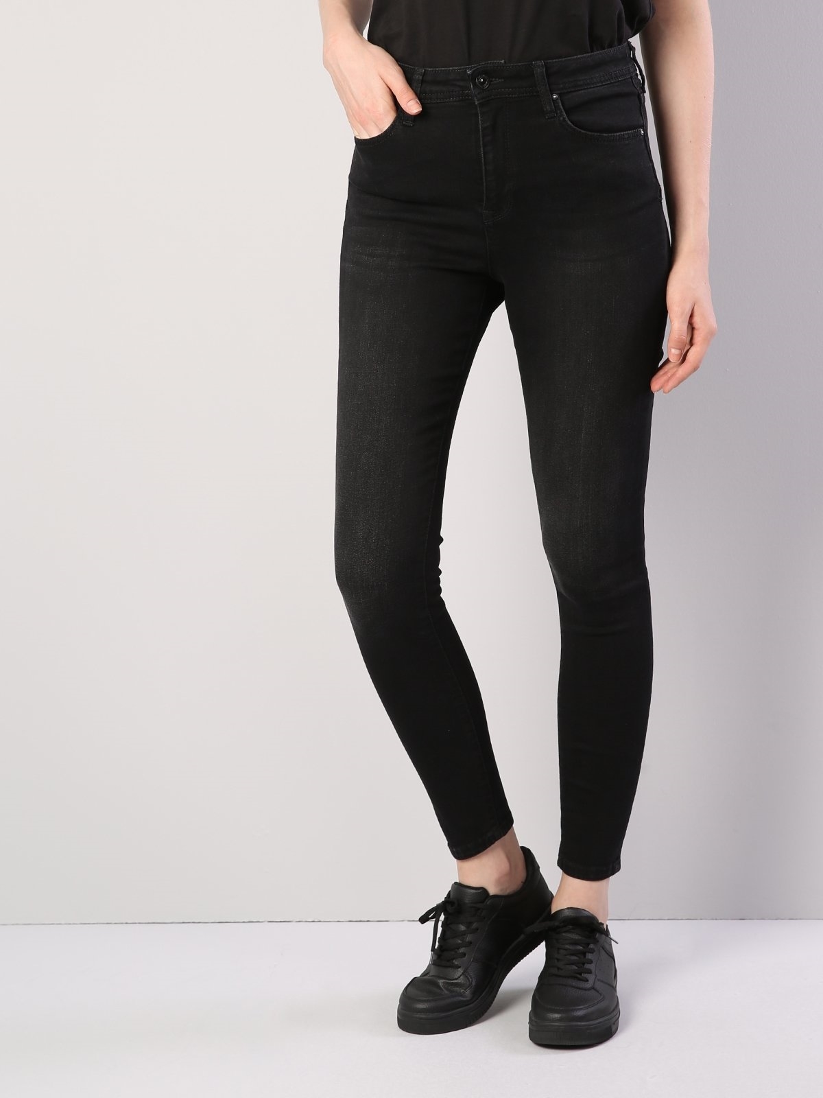 Colins 760 Dıana Yüksek Bel Dar Paça Super Slim Fit Siyah Kadın Jean Pantolon. 5