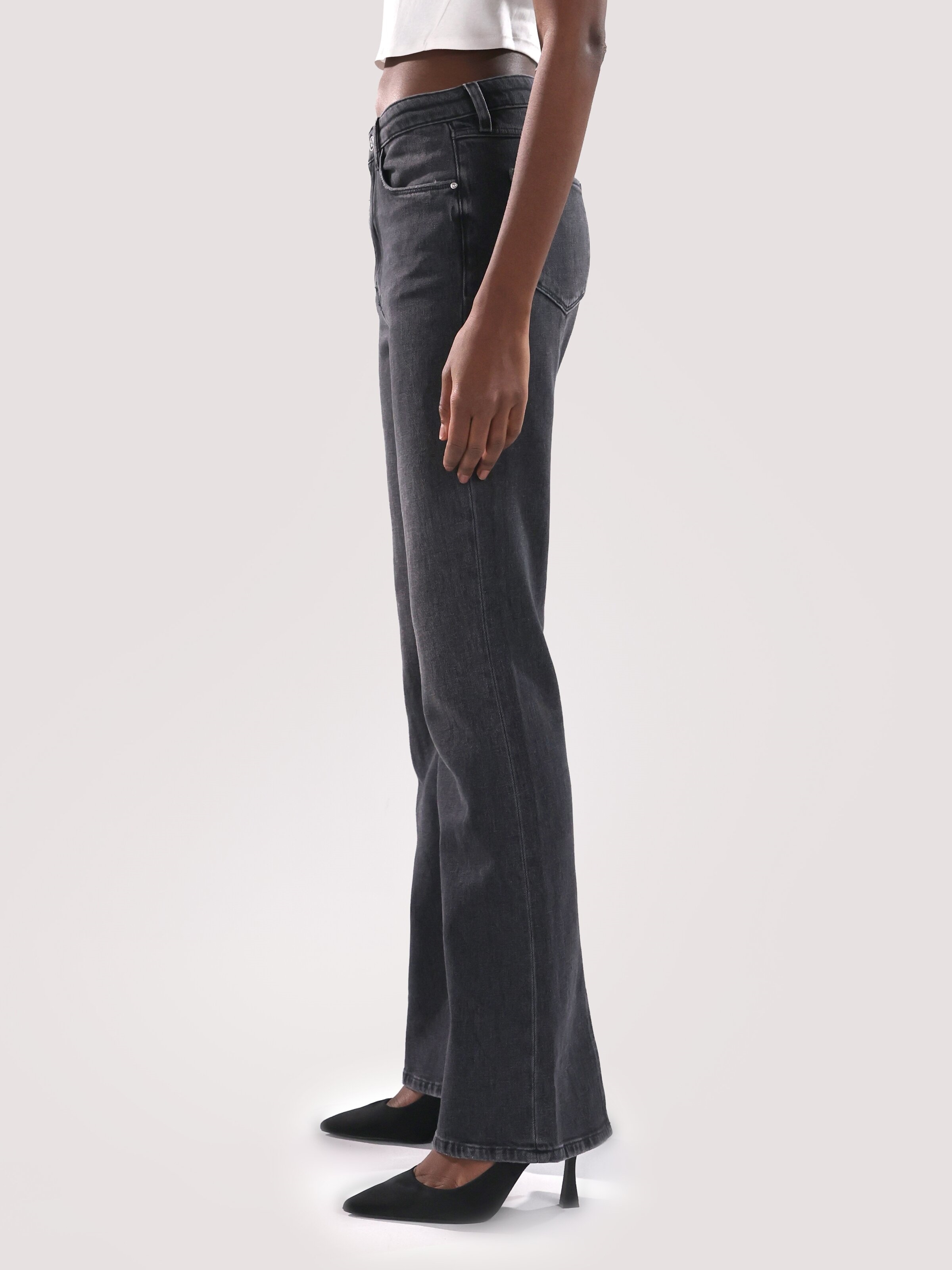 Colins 971 Mony Regular Fit Normal Bel Genişleyen Paça Siyah Kadın Jean Pantolon. 4