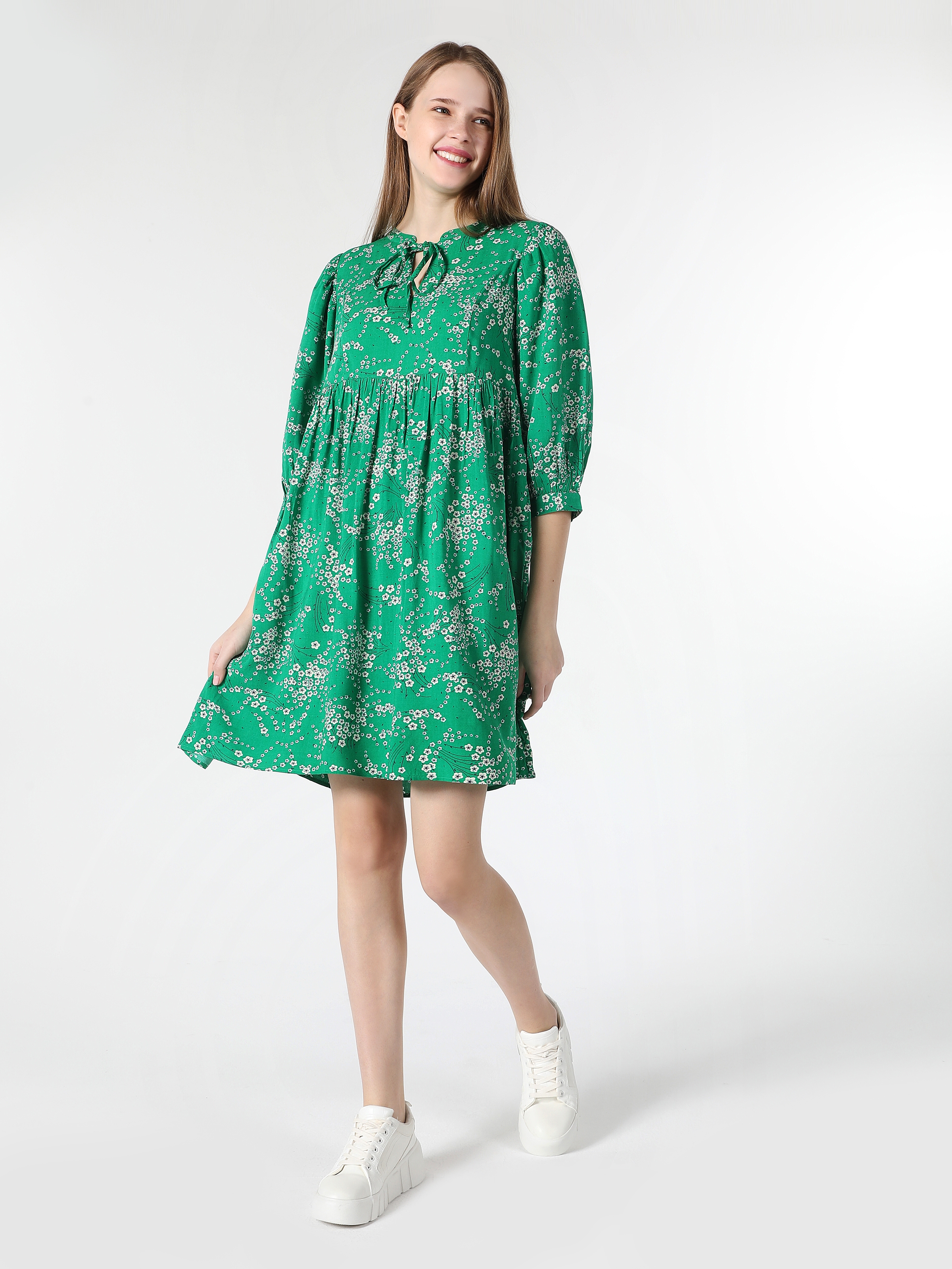 Colins Regular Fit Çiçek Baskılı Yeşil Kadın Elbise. 1