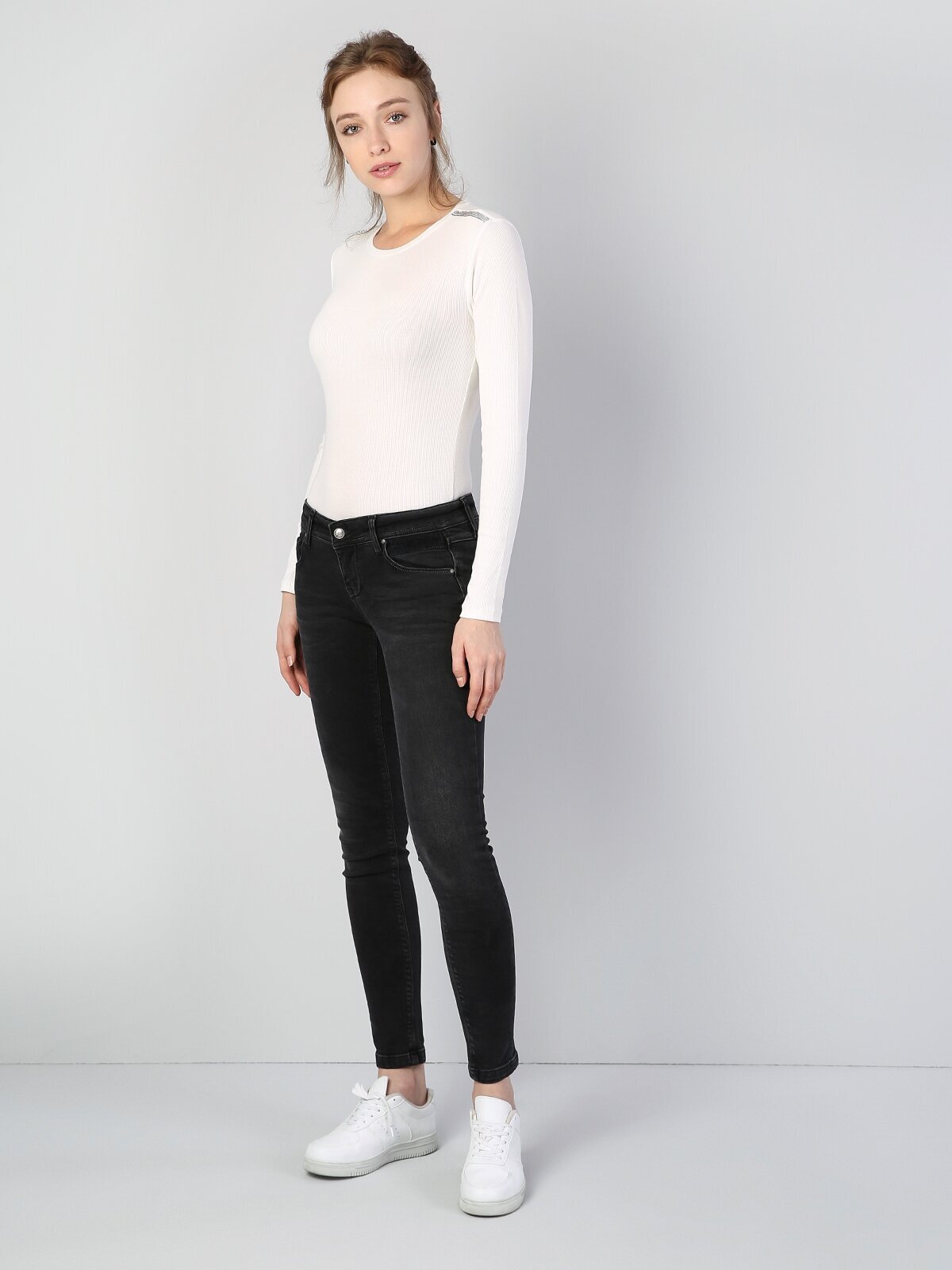 Colins 757 Sally Süper Düşük Bel Dar Paça Super Slim Fit Siyah Kadın Jean Pantolon. 3 Colins 757 Sally Süper Düşük Bel Dar Paça Super Slim Fit Siyah Kadın Jean Pantolon. 3