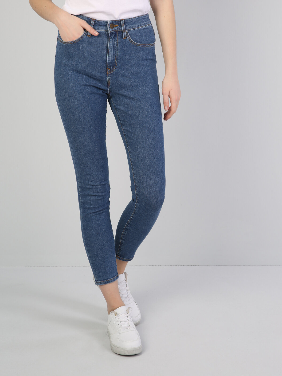 Colins 760 Dıana Orta Bel Dar Paça Super Slim Fit Mavi Kadın Jean Pantolon. 1