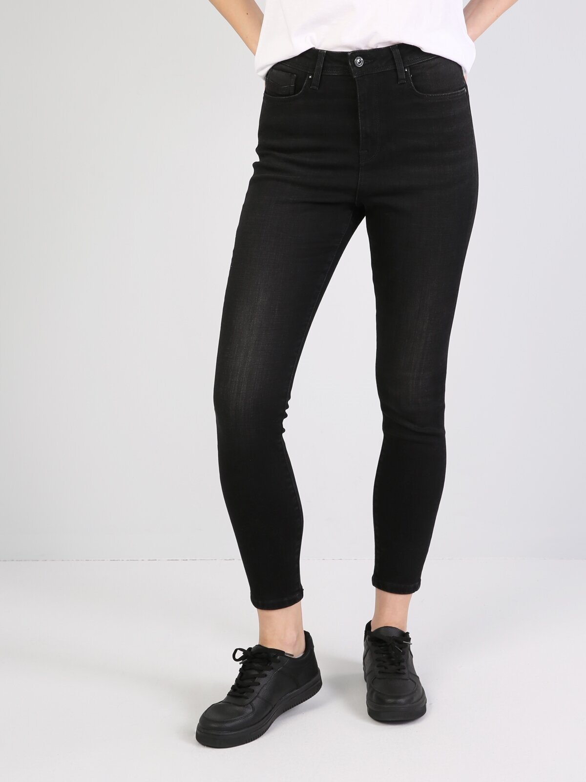 Colins 760 Dıana Orta Bel Dar Paça Super Slim Fit Siyah Kadın Jean Pantolon. 1