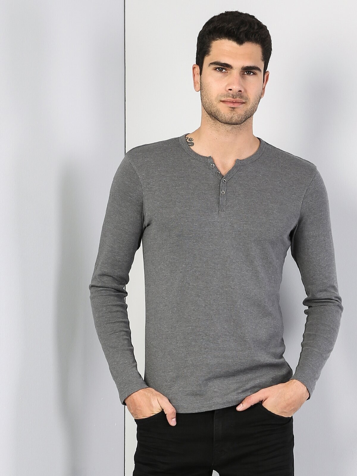 Colins Slim Fit Placket Neck Erkek Antra Melanj Uzun Kol Tişört. 1 Colins Slim Fit Placket Neck Erkek Antra Melanj Uzun Kol Tişört. 1