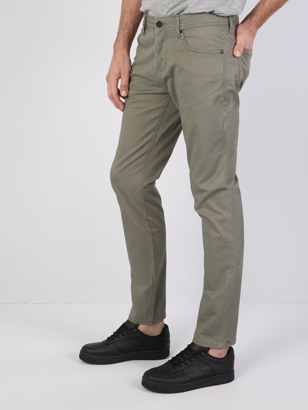 Colins Straight Fit Orta Bel Düz Paça Erkek Yeşil Pantolon. 3