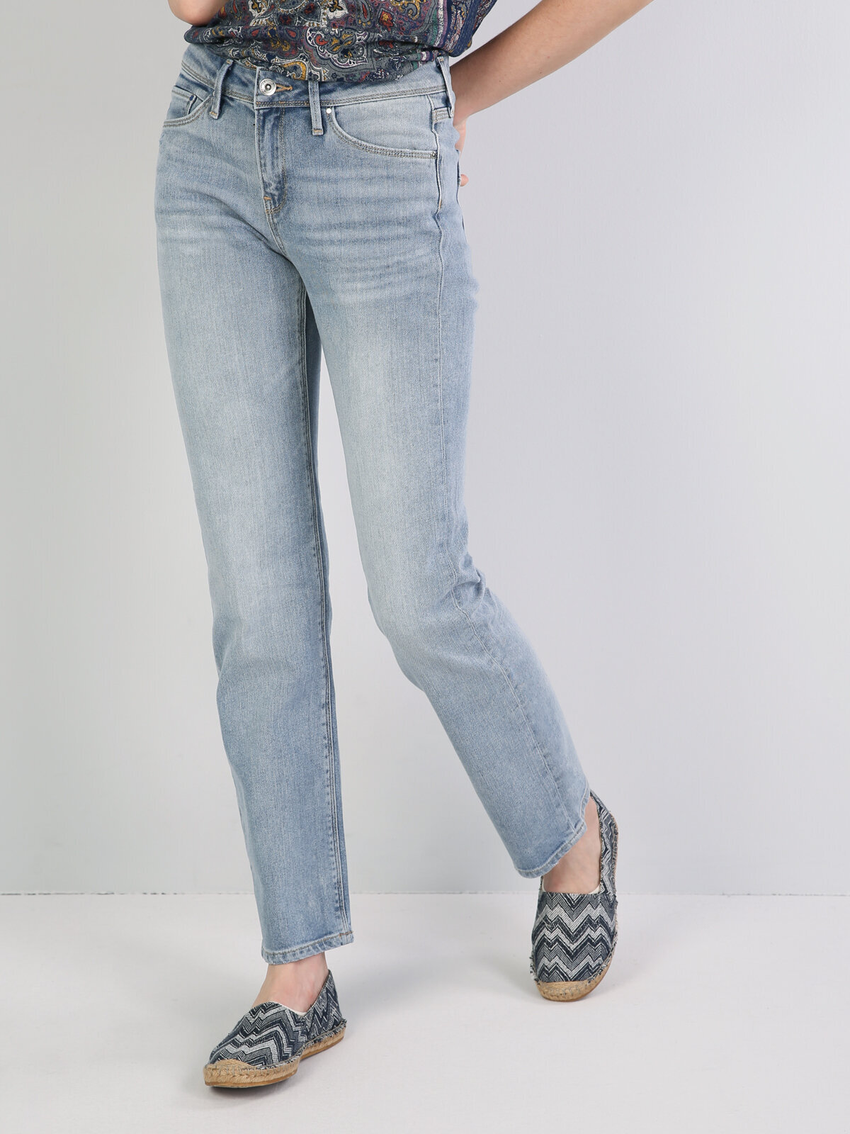 Colins - 792 Mıla Orta Bel Düz Paça Regular Fit Açık Mavi Kadın Jean ...