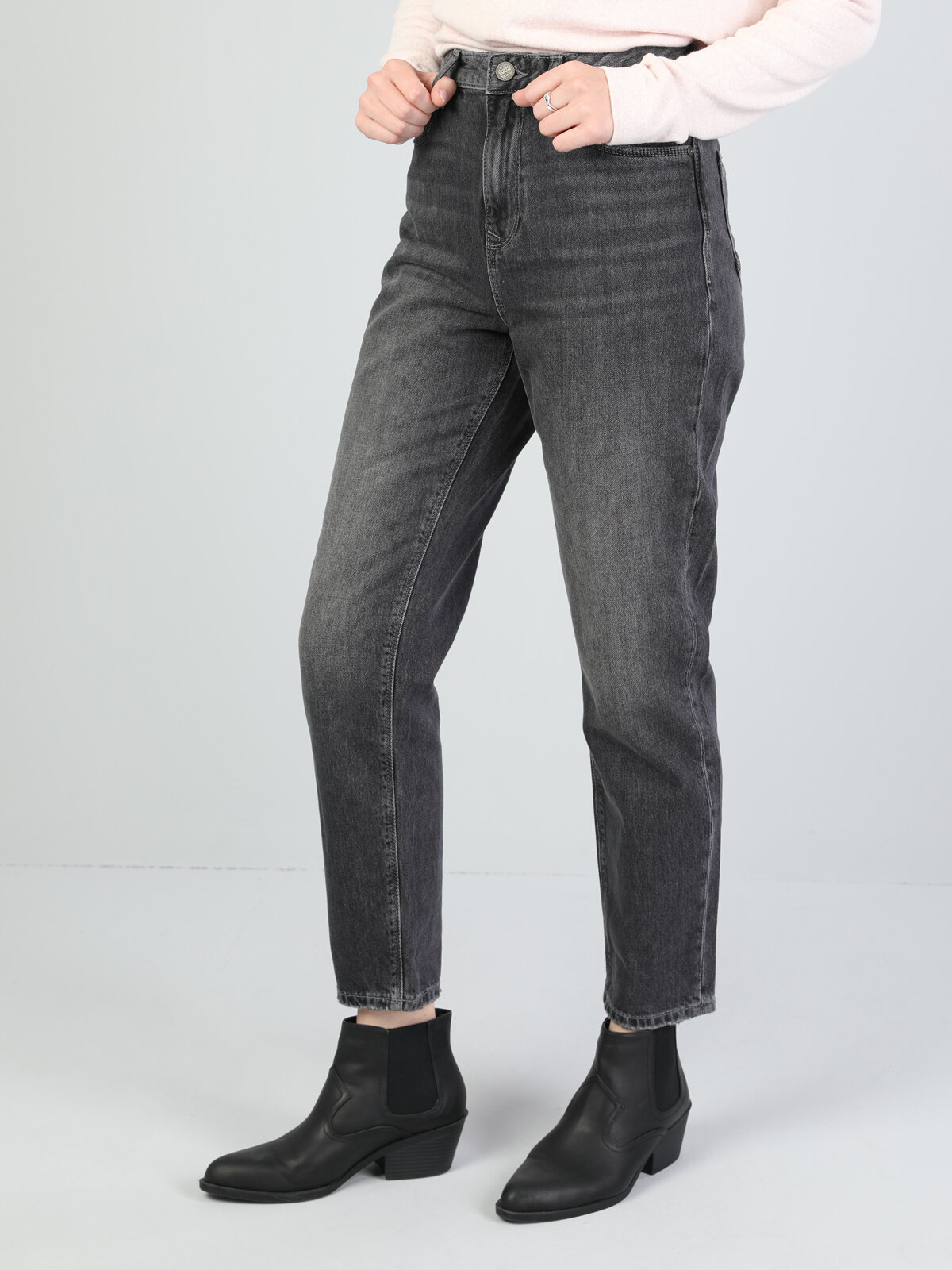 Colins 896 Marıa Yüksek Bel Daralan Paça Mom Fit Kadın Jean Pantolon. 1 Colins 896 Marıa Yüksek Bel Daralan Paça Mom Fit Kadın Jean Pantolon. 1