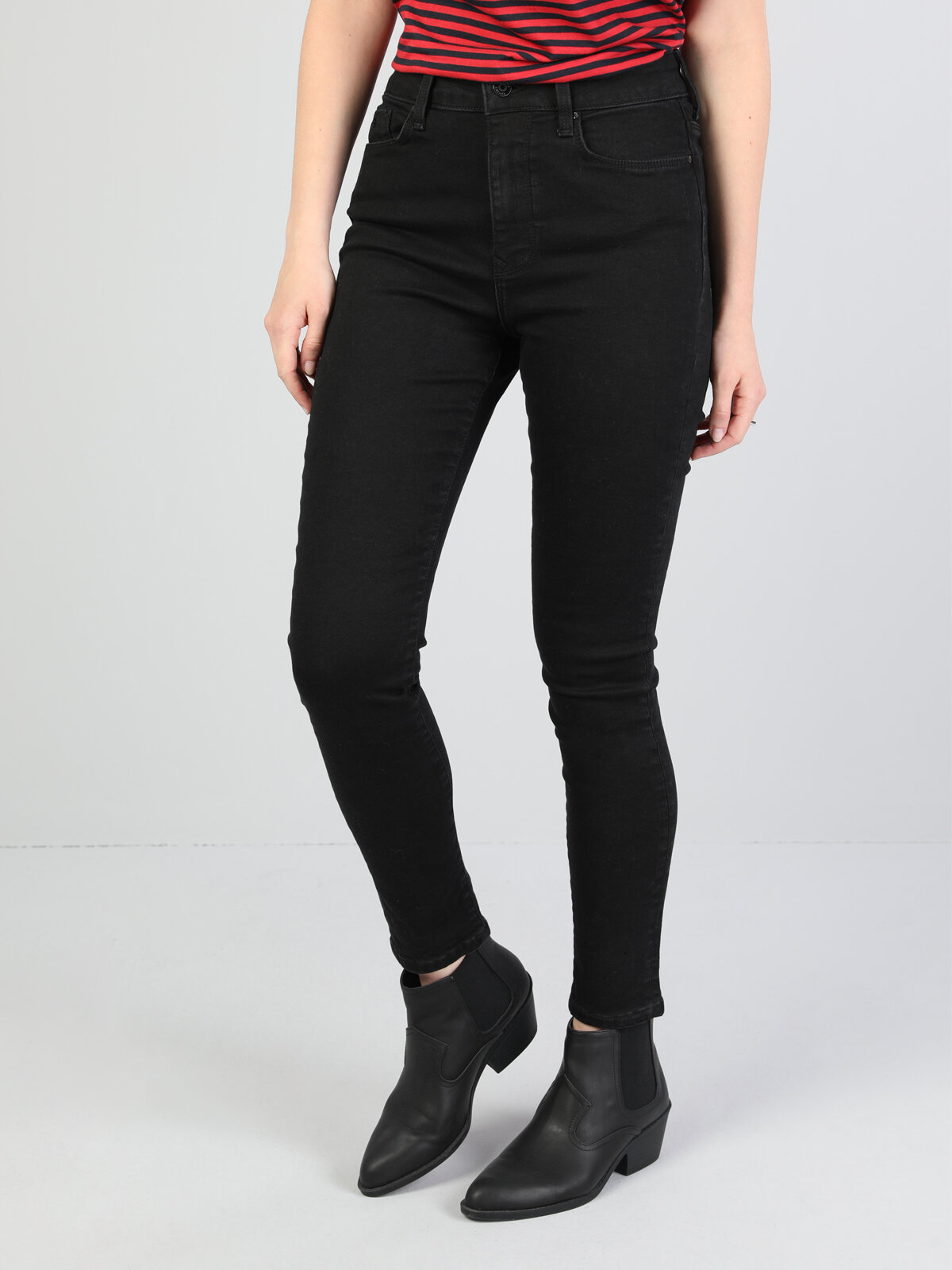 Colins 760 Dıana Yüksek Bel Dar Paça Super Slim Fit Siyah Kadın Jean Pantolon. 4