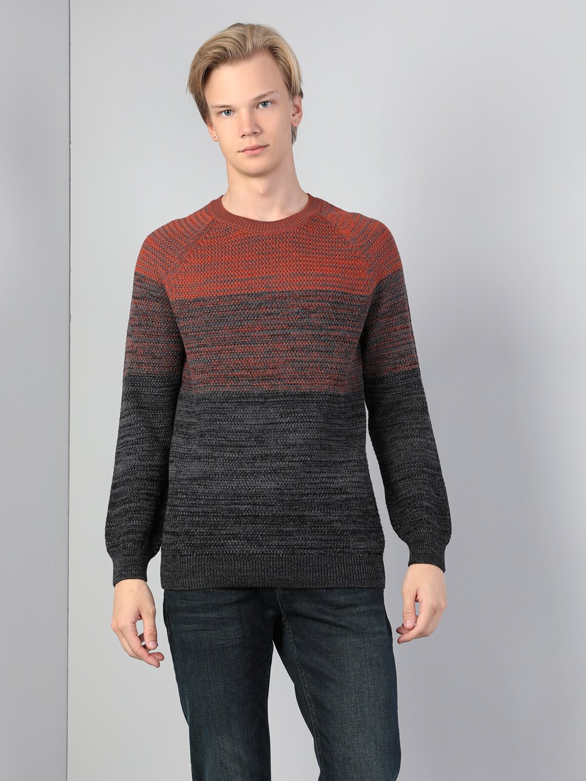 Colins Red Men Sweaters. 4