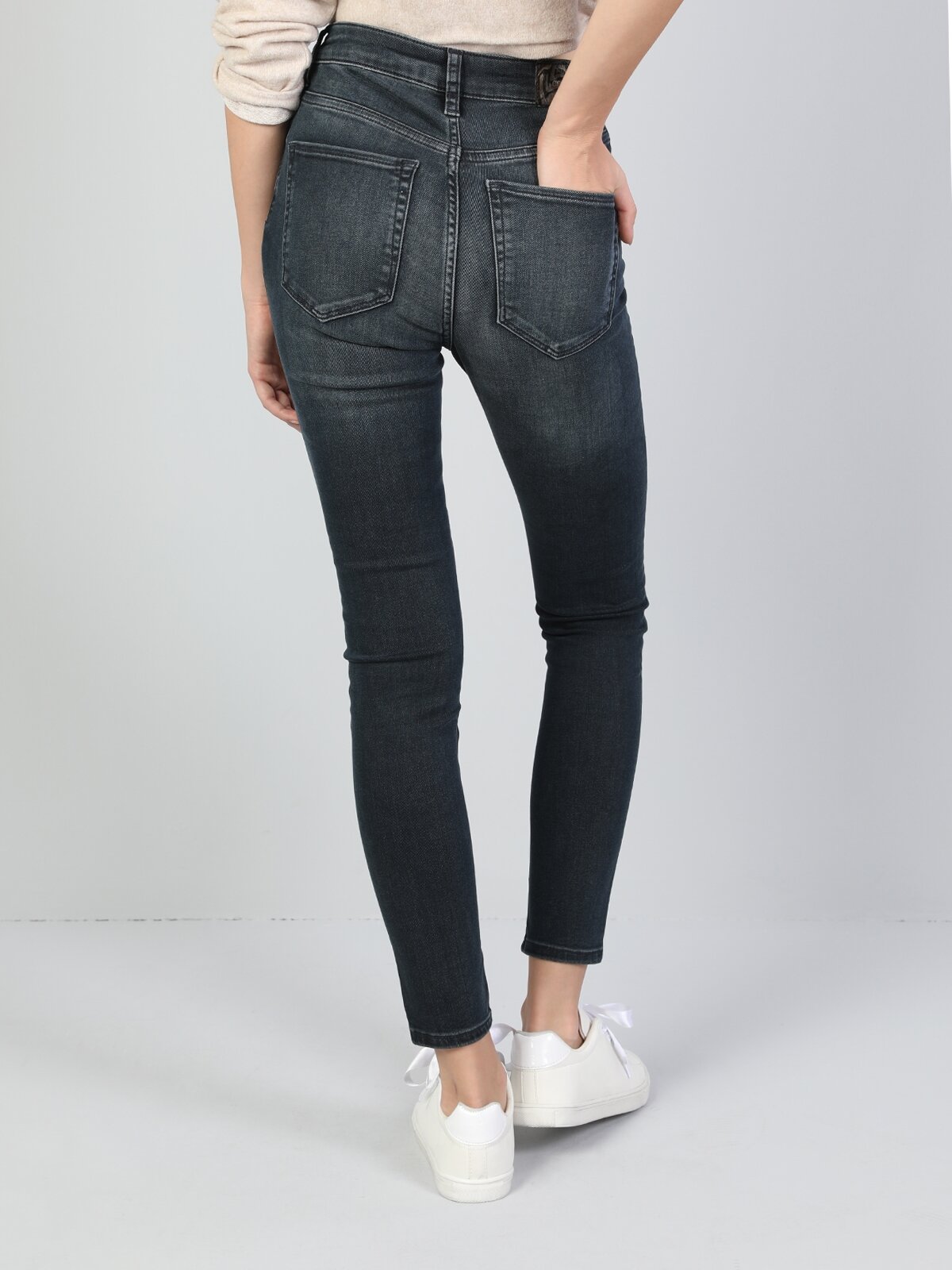 Colins 760 Dıana Yüksek Bel Dar Paça Super Slim Fit Gri Kadın Jean Pantolon. 2