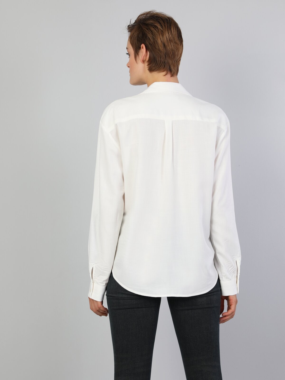 Colins Regular Fit Shirt Neck Kadın Beyaz Uzun Kol Gömlek. 2