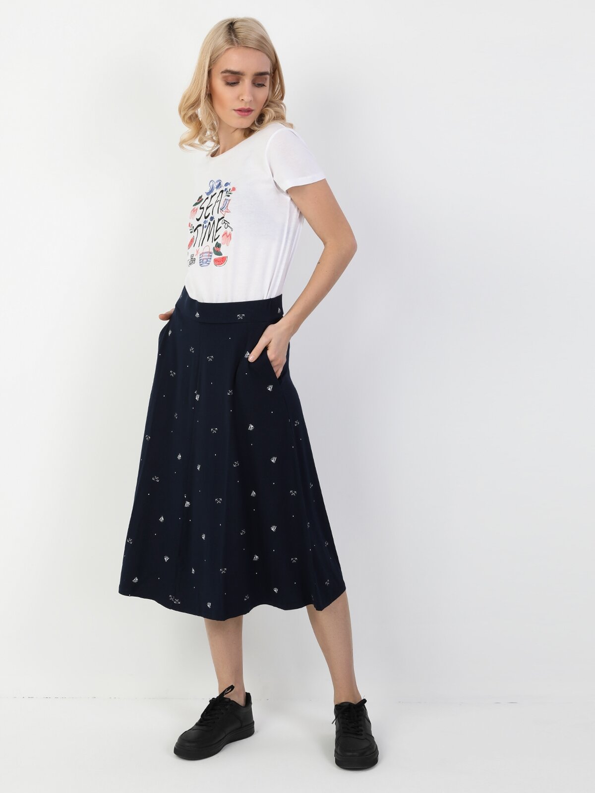 Colins Navy Woman Skirt. 3