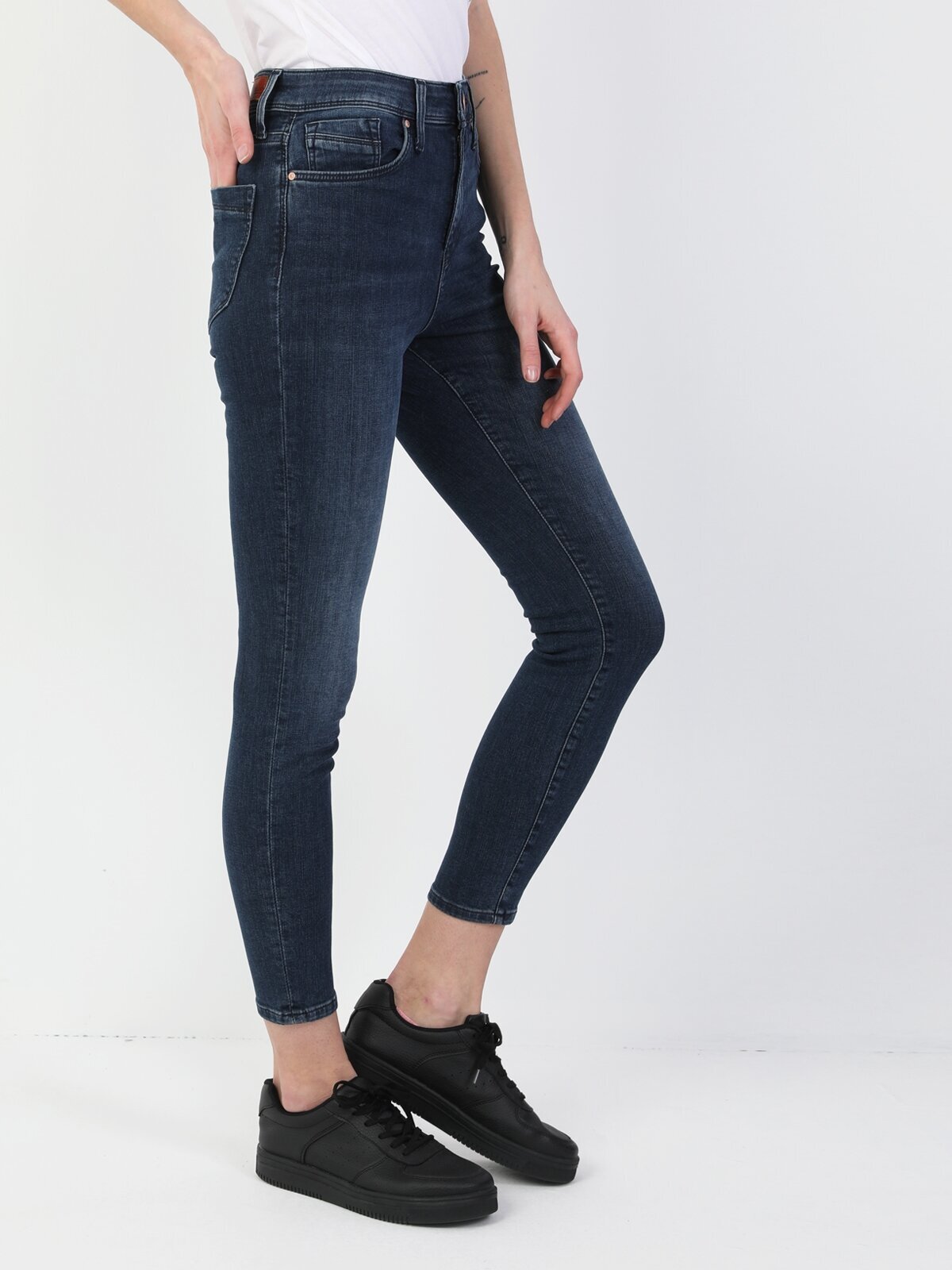 Colins 760 Dıana Yüksek Bel Dar Paça Super Slim Fit Koyu Mavi Kadın Jean Pantolon. 1