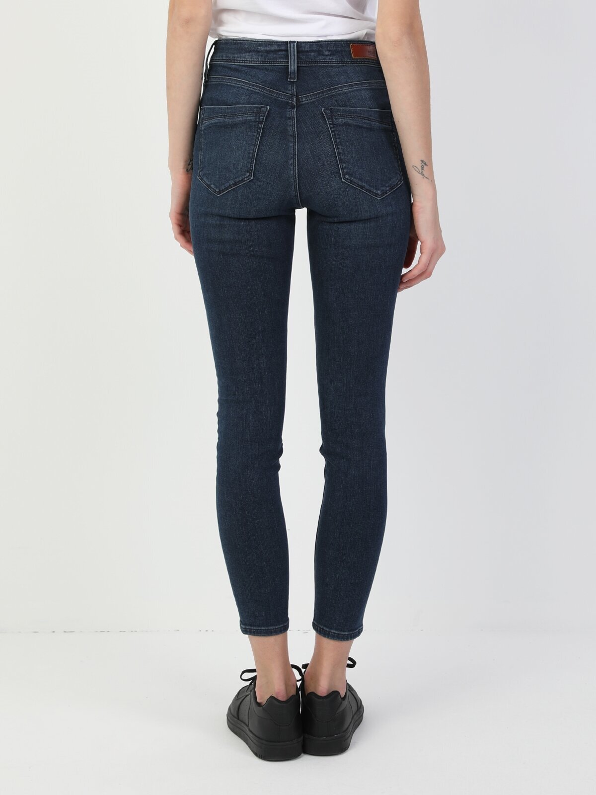 Colins 760 Dıana Yüksek Bel Dar Paça Super Slim Fit Koyu Mavi Kadın Jean Pantolon. 2