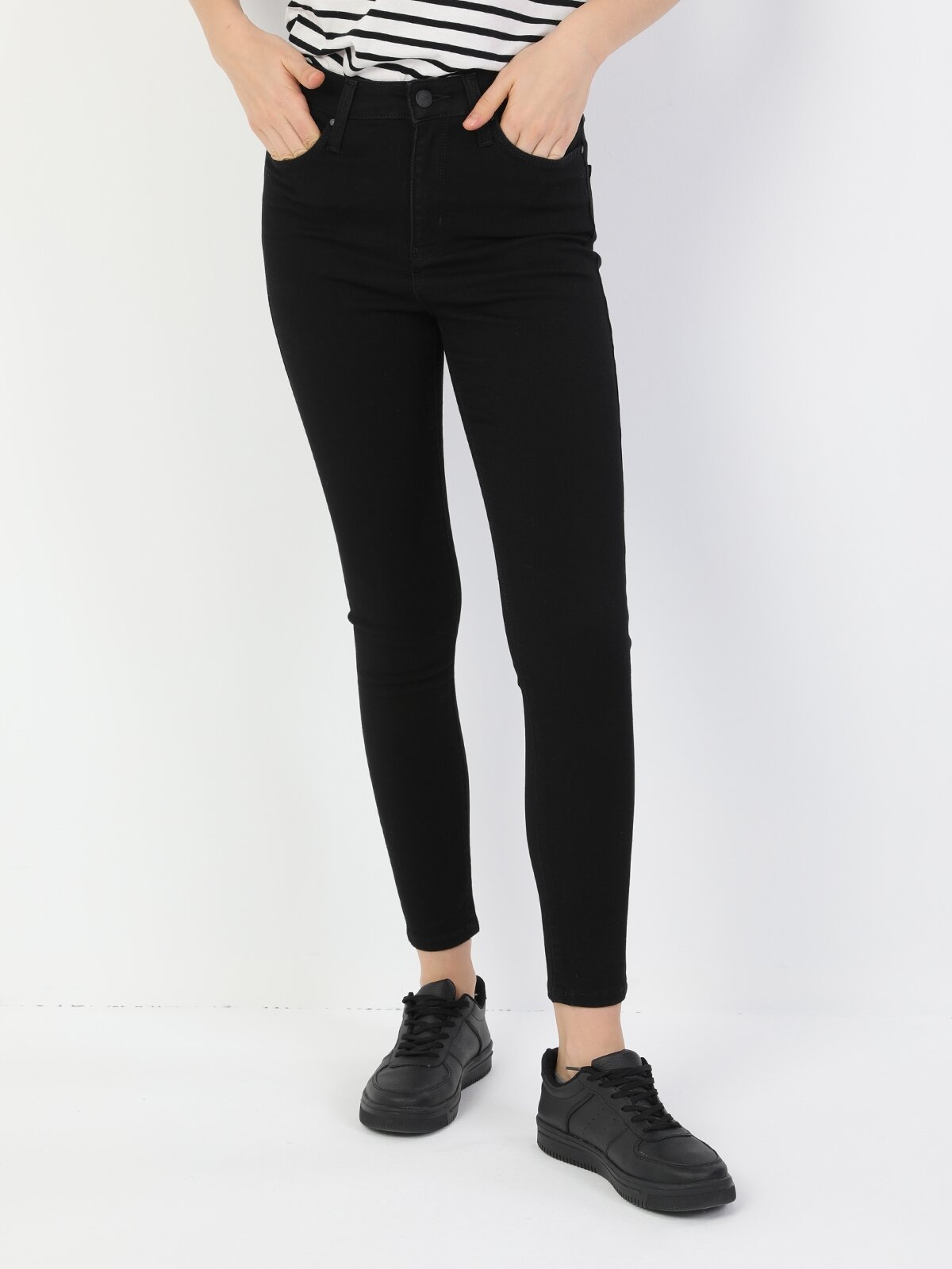 Colins 760 Dıana Yüksek Bel Dar Paça Super Slim Fit Siyah Kadın Jean Pantolon. 4