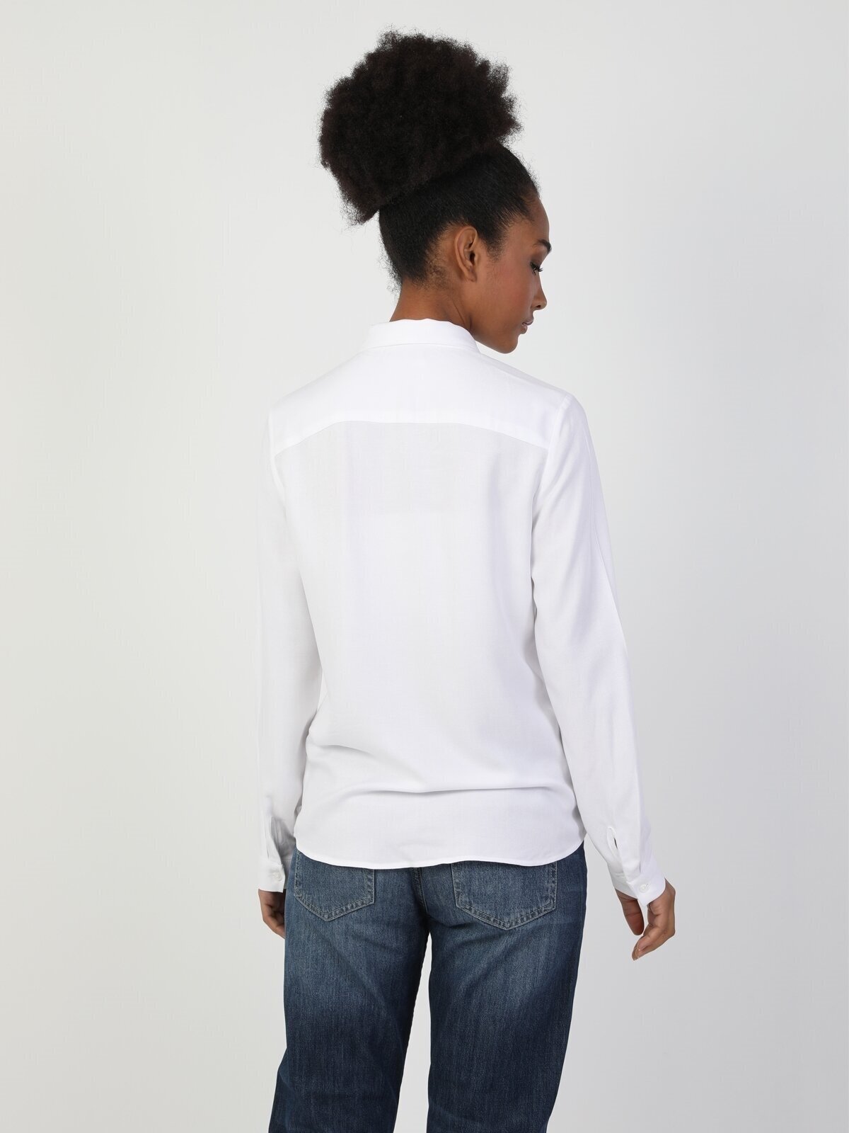 Colins Basic Regular Fit Kadın Beyaz Uzun Kol Gömlek. 2