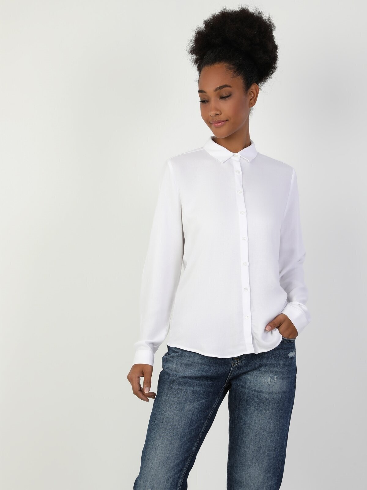 Colins Basic Regular Fit Kadın Beyaz Uzun Kol Gömlek. 3