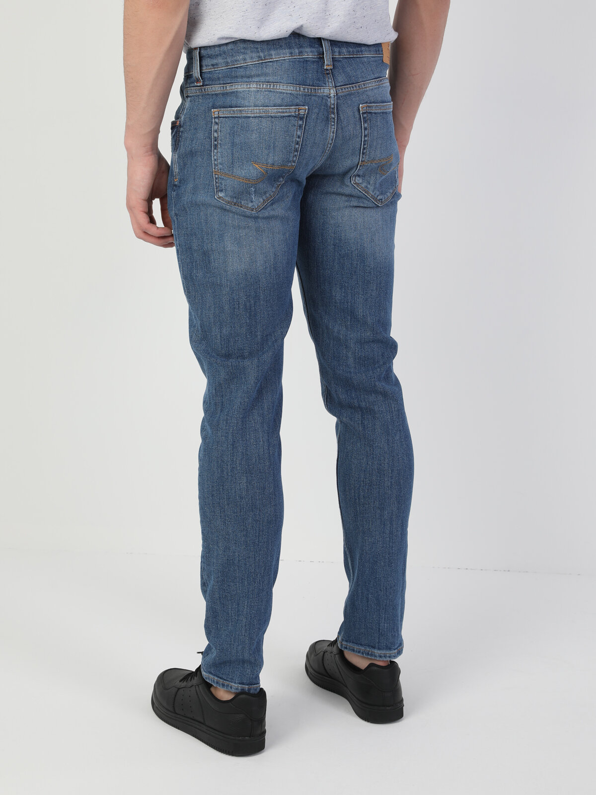 Colins 041 Danny Düşük Bel Dar Paça Slim Fit Mavi Erkek Jean Pantolon. 2 Colins 041 Danny Düşük Bel Dar Paça Slim Fit Mavi Erkek Jean Pantolon. 2