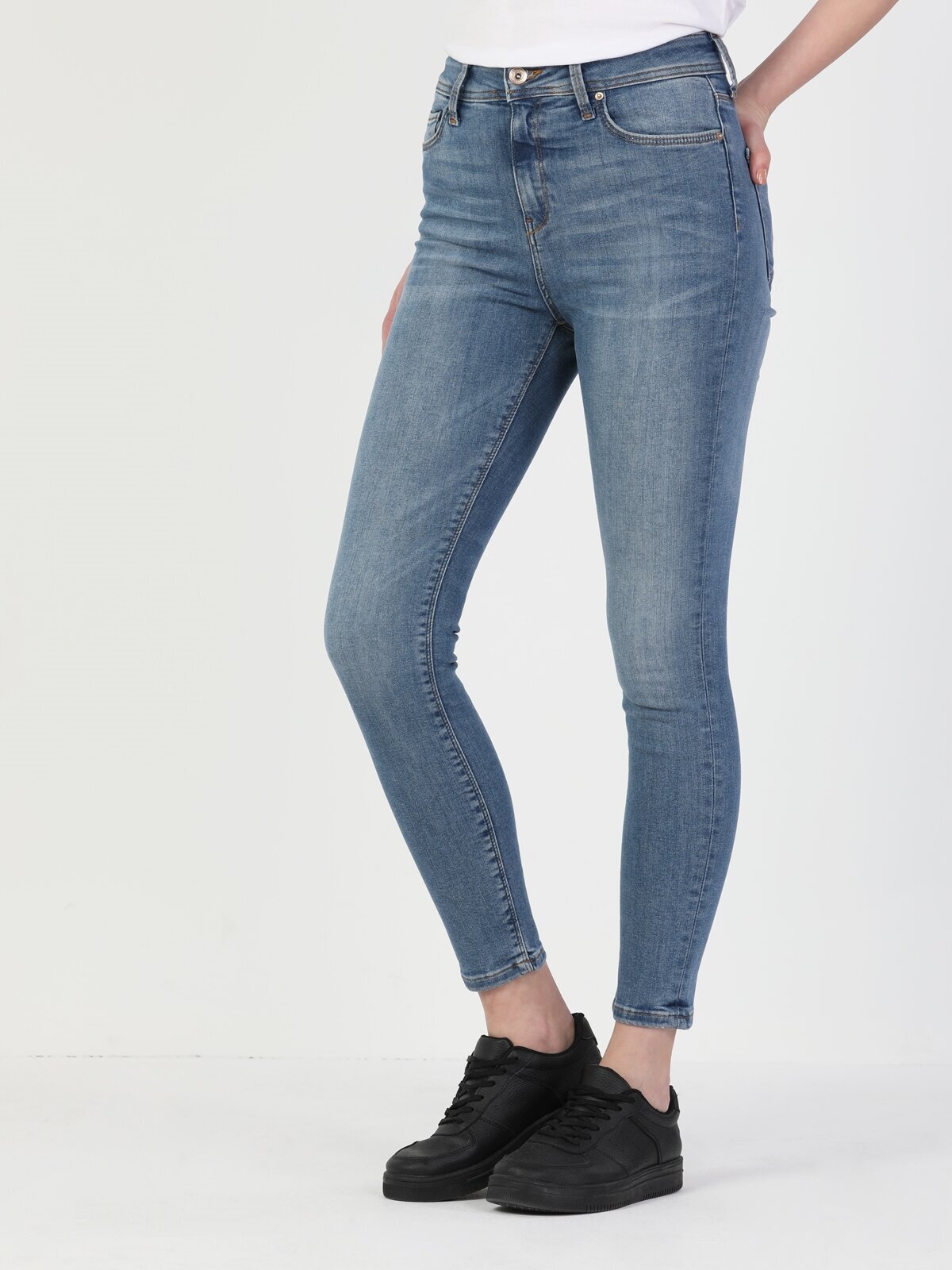 Colins 760 Dıana Yüksek Bel Dar Paça Super Slim Fit Açık Mavi Kadın Jean Pantolon. 1