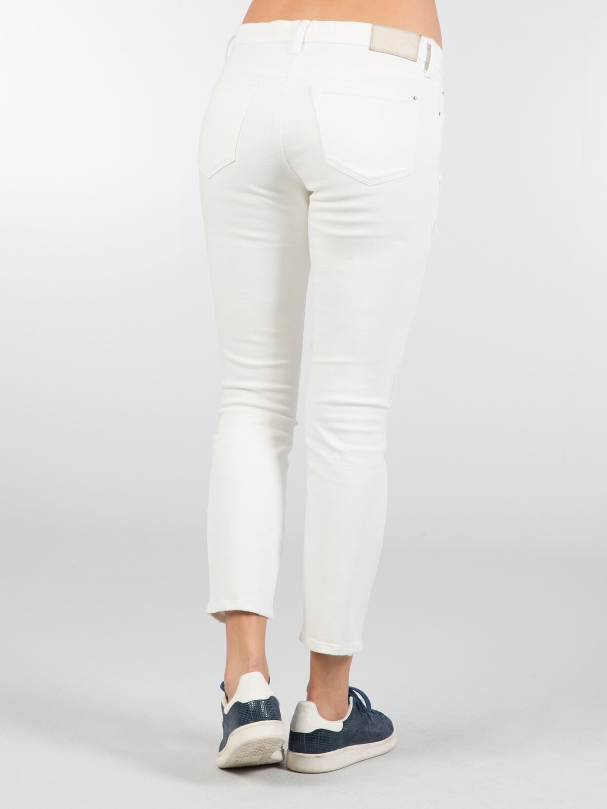Colins 893 Julia Boyfriend Fit Orta Bel Crop Leg Kadın Beyaz Jean Pantolon. 2