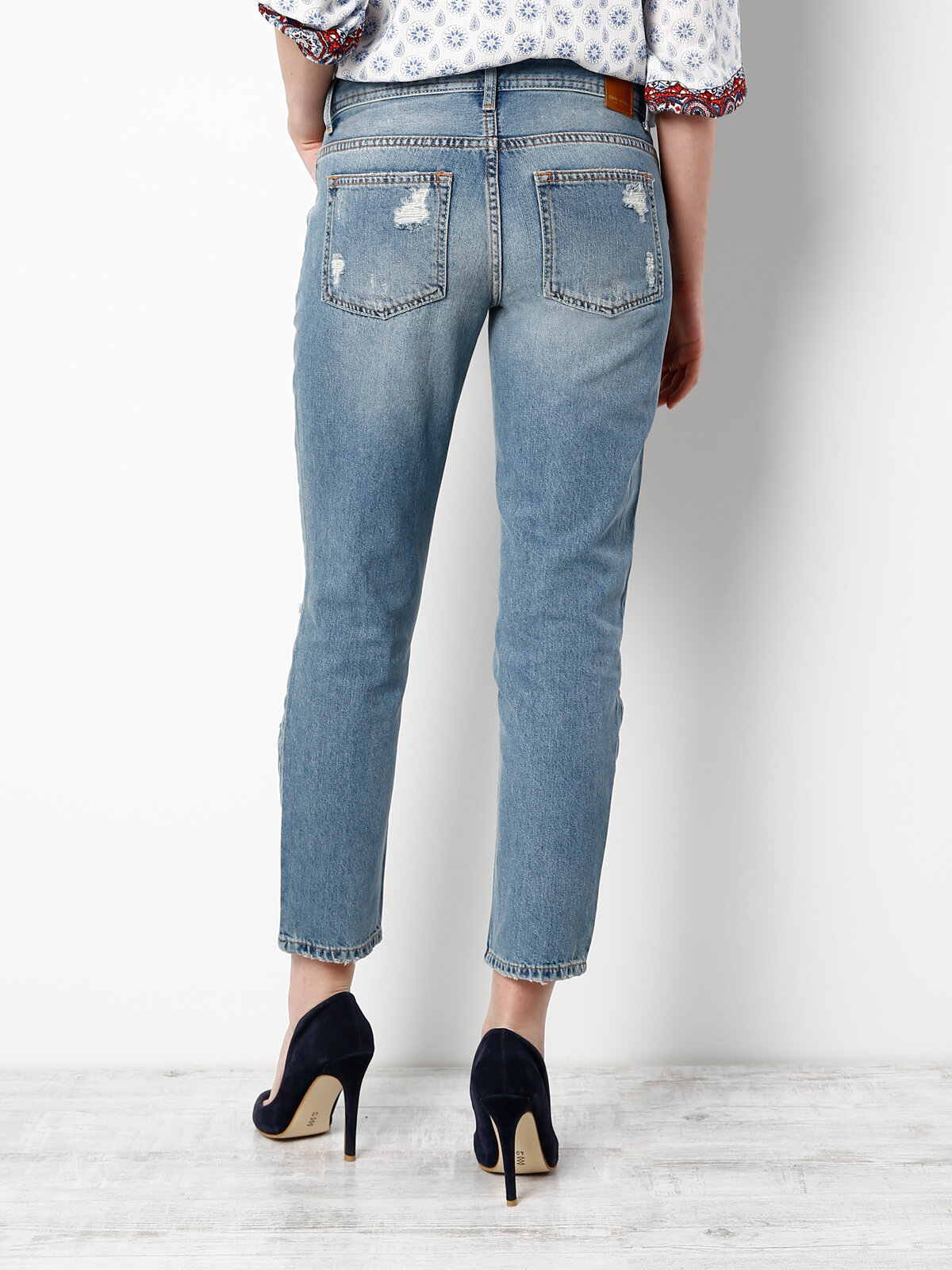 Colins 892 Alına Düşük Bel Kısa Paça Slim Boyfriend Fit Mavi Kadın Jean Pantolon. 2 Colins 892 Alına Düşük Bel Kısa Paça Slim Boyfriend Fit Mavi Kadın Jean Pantolon. 2
