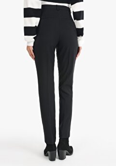 Slim Fit Düşük Bel Dar Paça Siyah Pantolon