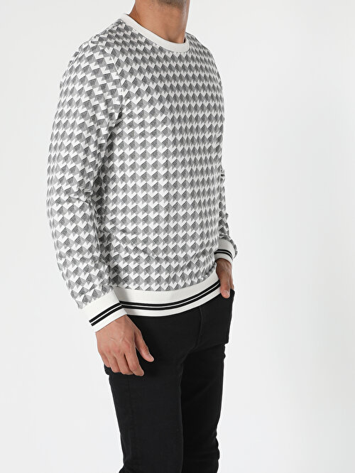 Regular Fit Kareli Baskı Kol Ve Beli Lastikli Beyaz Erkek Sweatshirt