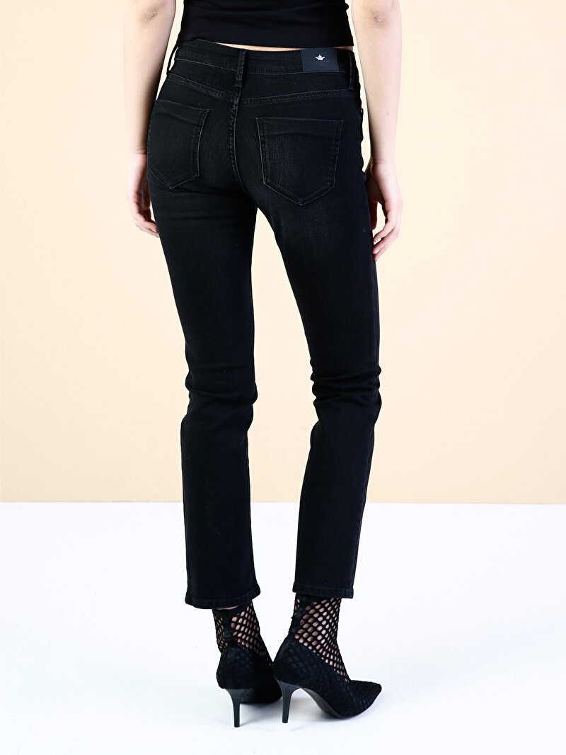 792 Mıla Regular Fit Orta Bel Düz Paça Kadın Siyah Jean Pantolon Cl1033863