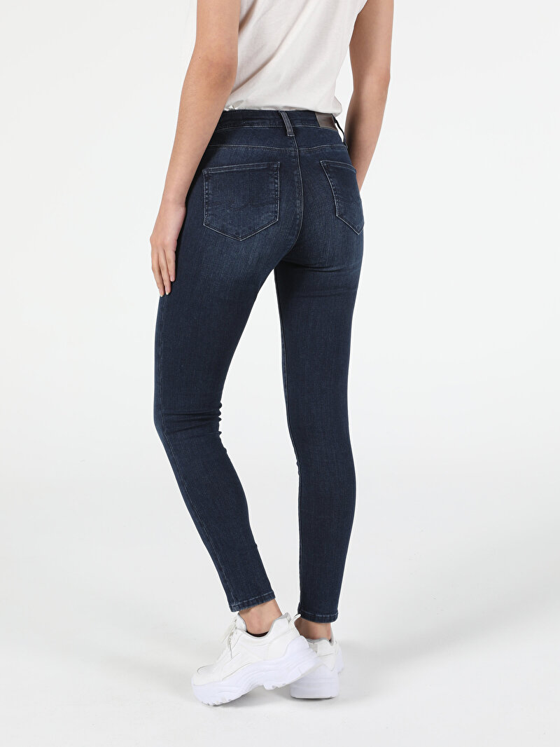 Super Slim Fit Orta Bel Dar Paça Kadın Koyu İndigo Jean Pantolon