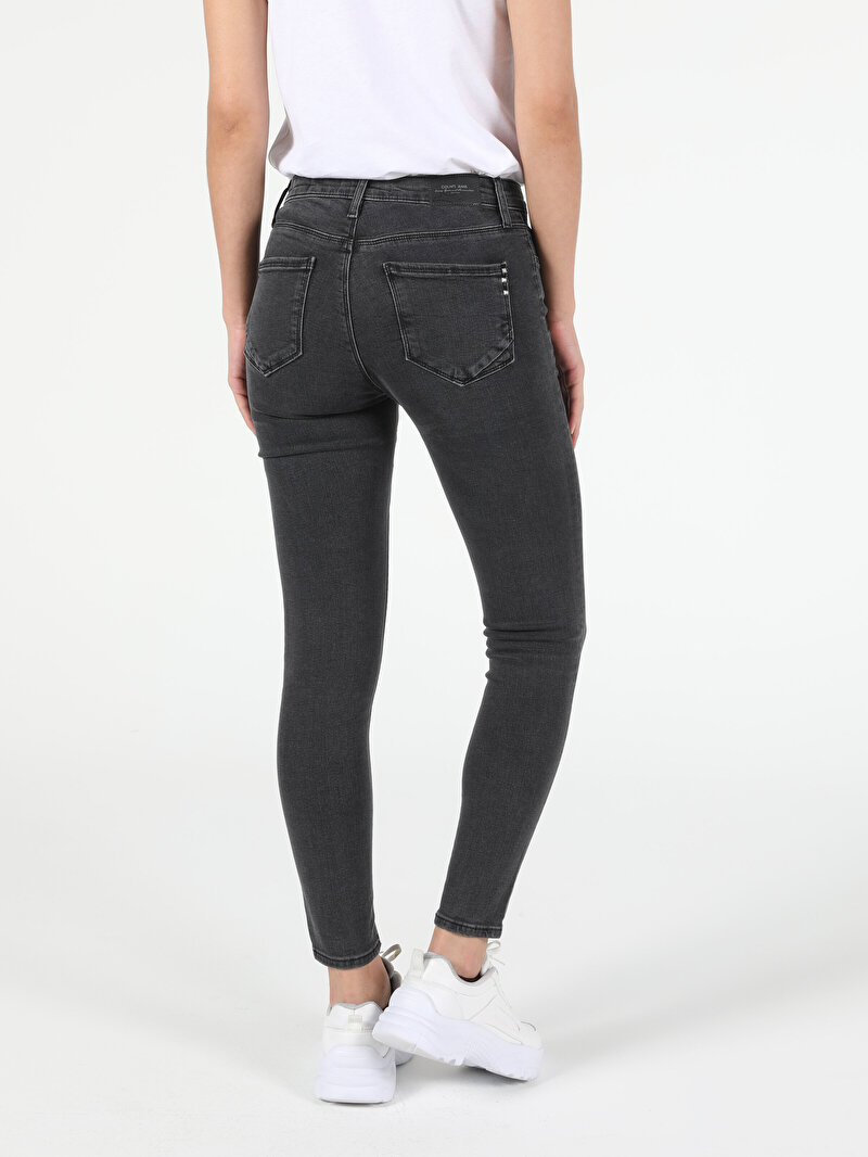 Super Slim Fit Orta Bel Dar Paça Kadın Denim Jean Pantolon