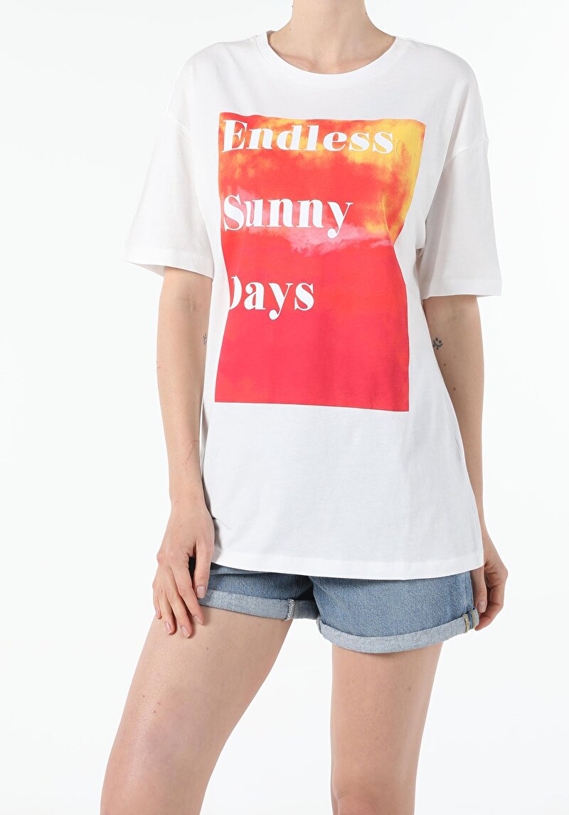 Comfort Fit Yuvarlak Yaka Baskılı Kadın Örme Beyaz Kısa Kol Tişört