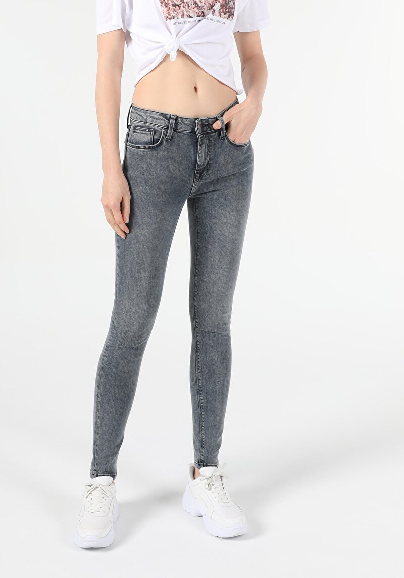 Super Slim Fit Orta Bel Dar Paça Kadın İndigo Jean Pantolon