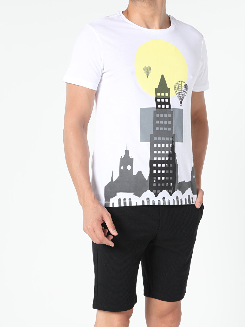 Regular Fit Yuvarlak Yaka Erkek Beyaz Kısa Kol Tişört Cl1052836