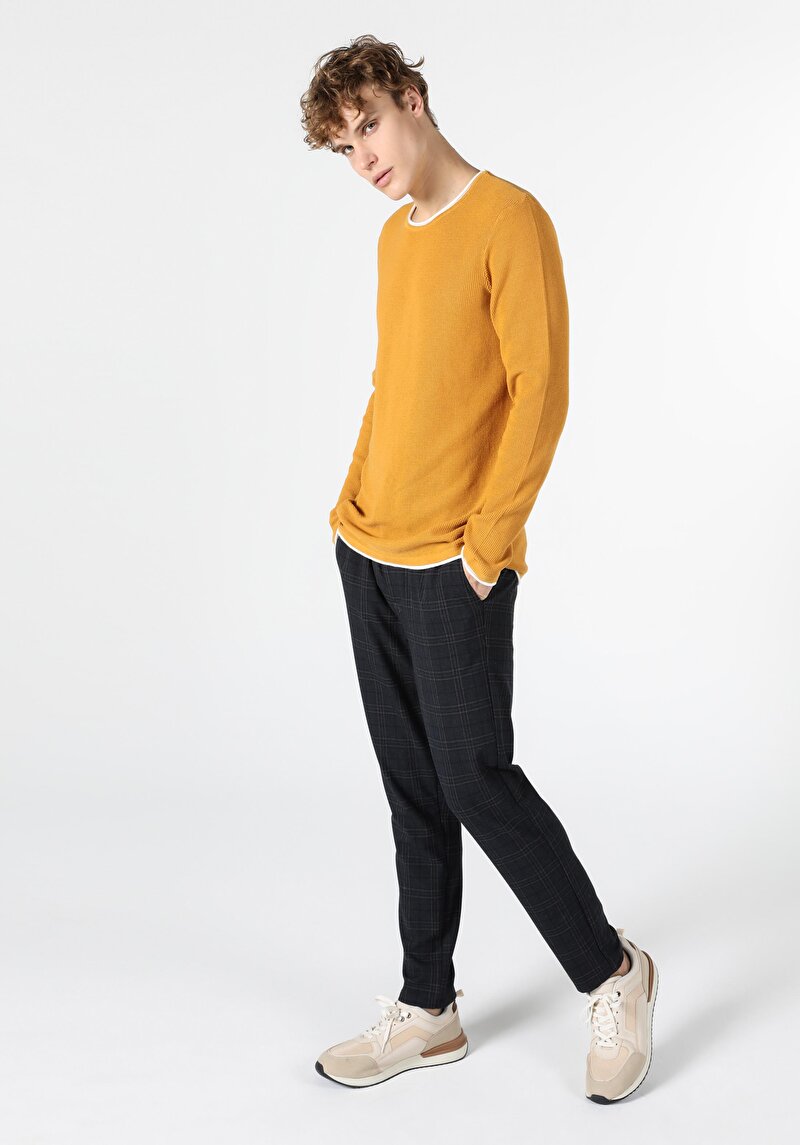 Regular Fit Yuvarlak Yaka Jakarlı Erkek Sari Kazak