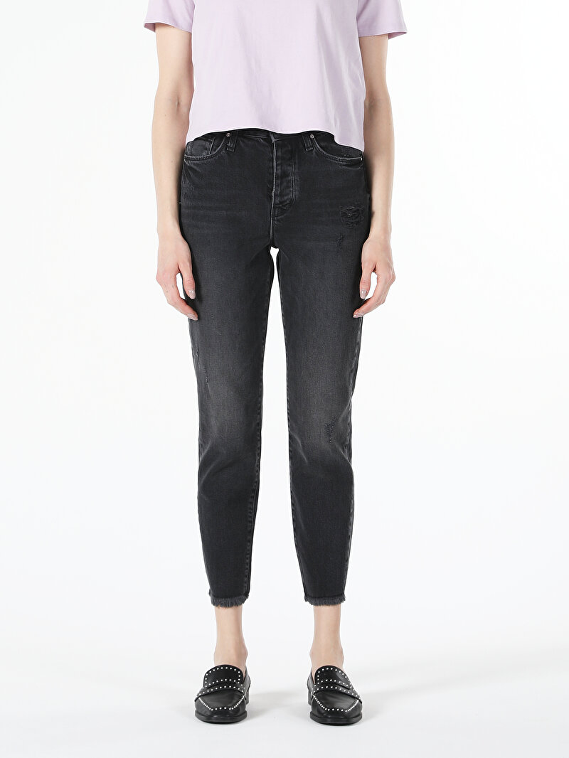 Slim Fit Orta Bel Daralan Paça Kadın Denim Jean Pantolon