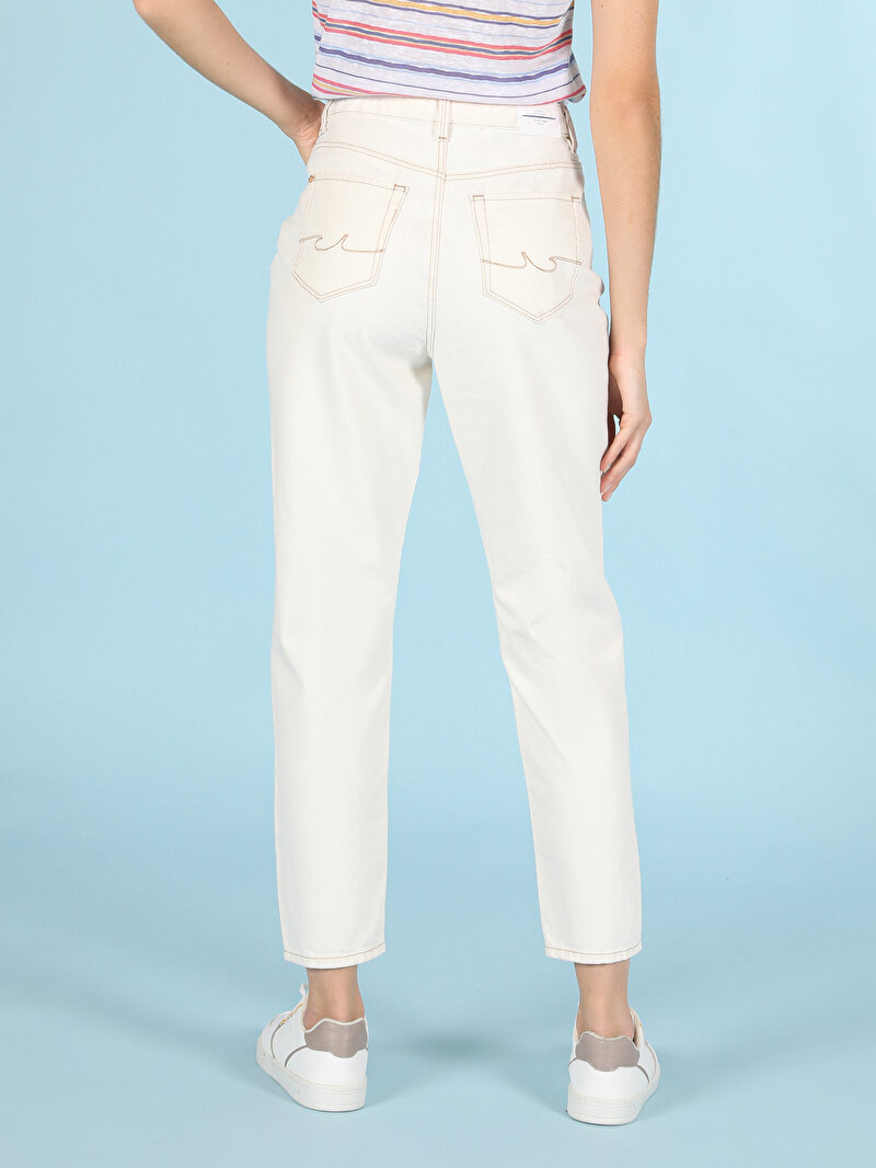 Mom Fit Yüksel Bel Daralan Paça Kadın Denim Jean Pantolon