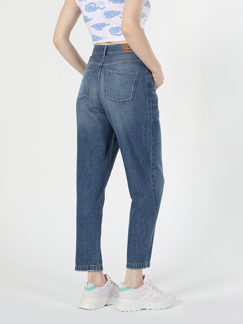Slouchy Fit Yüksel Bel Daralan Paça Kadın Denim Jean Pantolon