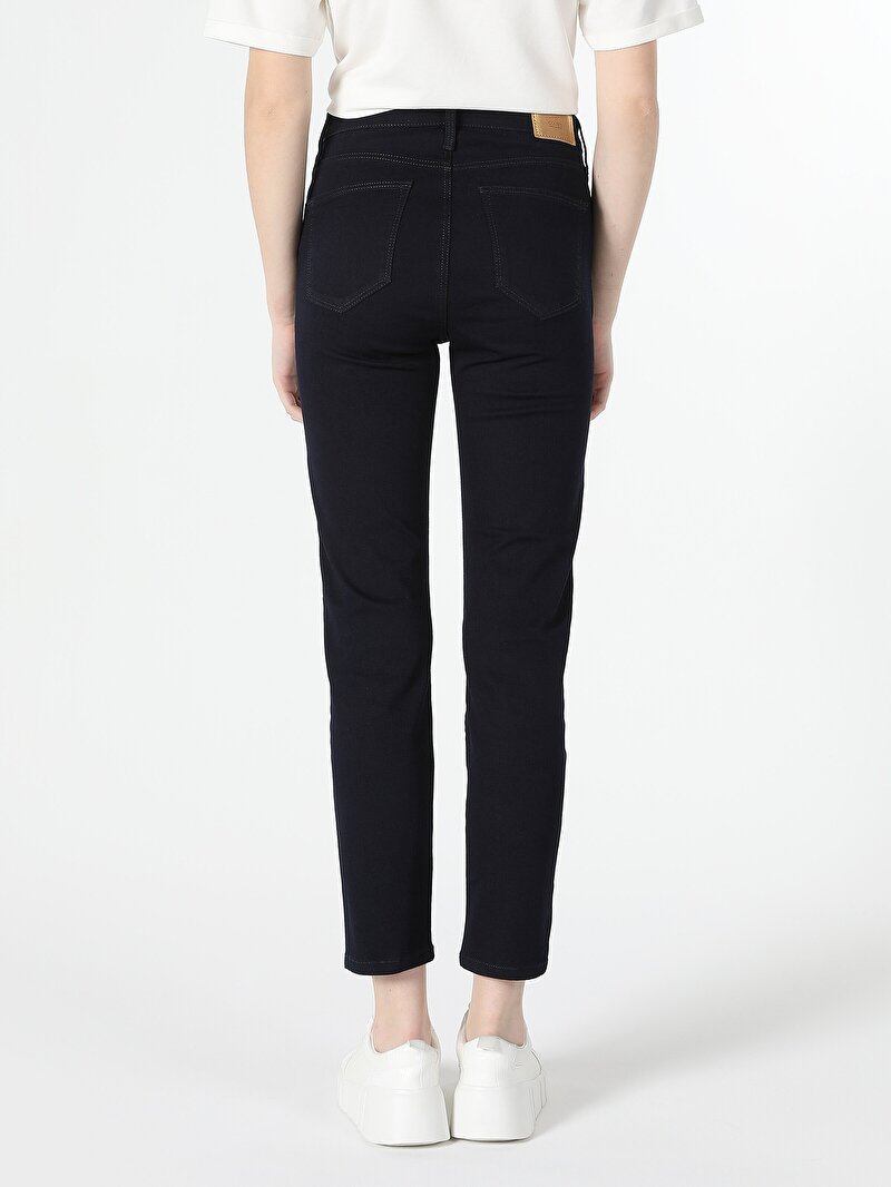 Slim Fit Orta Bel Düz Paça Kadın Denim Jean Pantolon