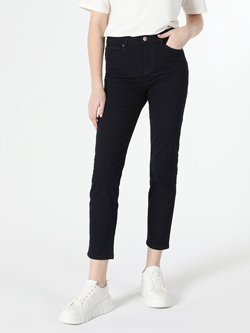 Slim Fit Orta Bel Düz Paça Kadın Denim Jean Pantolon