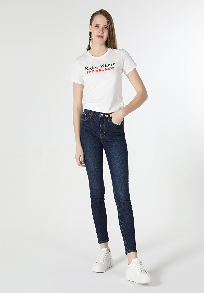 Slim Fit Yuvarlak Yaka Kadın Beyaz Kısa Kol Tişört