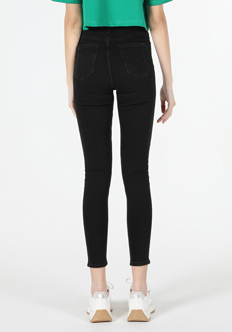 Comfort Fit Yuvarlak Yaka Düz Kadın Yeşil Kısa Kol Tişört