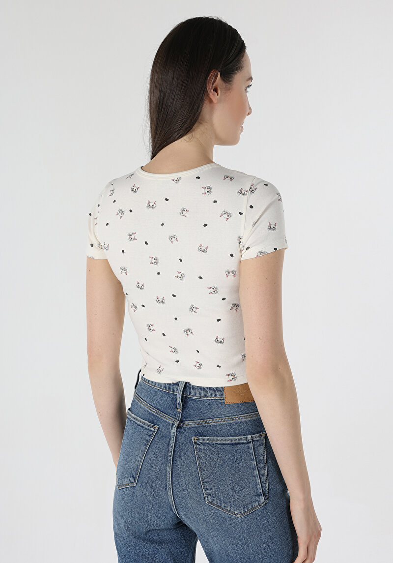 Slim Fit Yuvarlak Yaka Baskılı Kadın Beyaz Kısa Kol Tişört