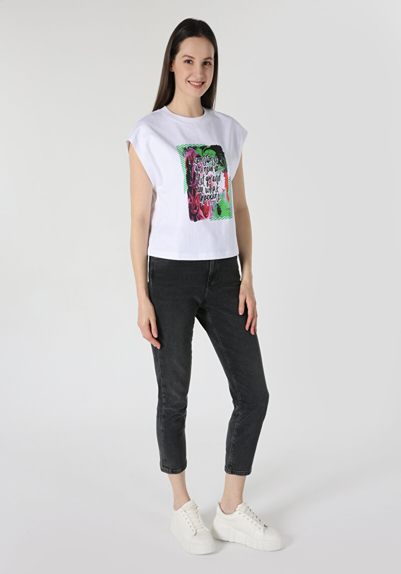 Regular Fit Örme Yuvarlak Yaka Baskılı Kadın Beyaz Kısa Kol Tişört