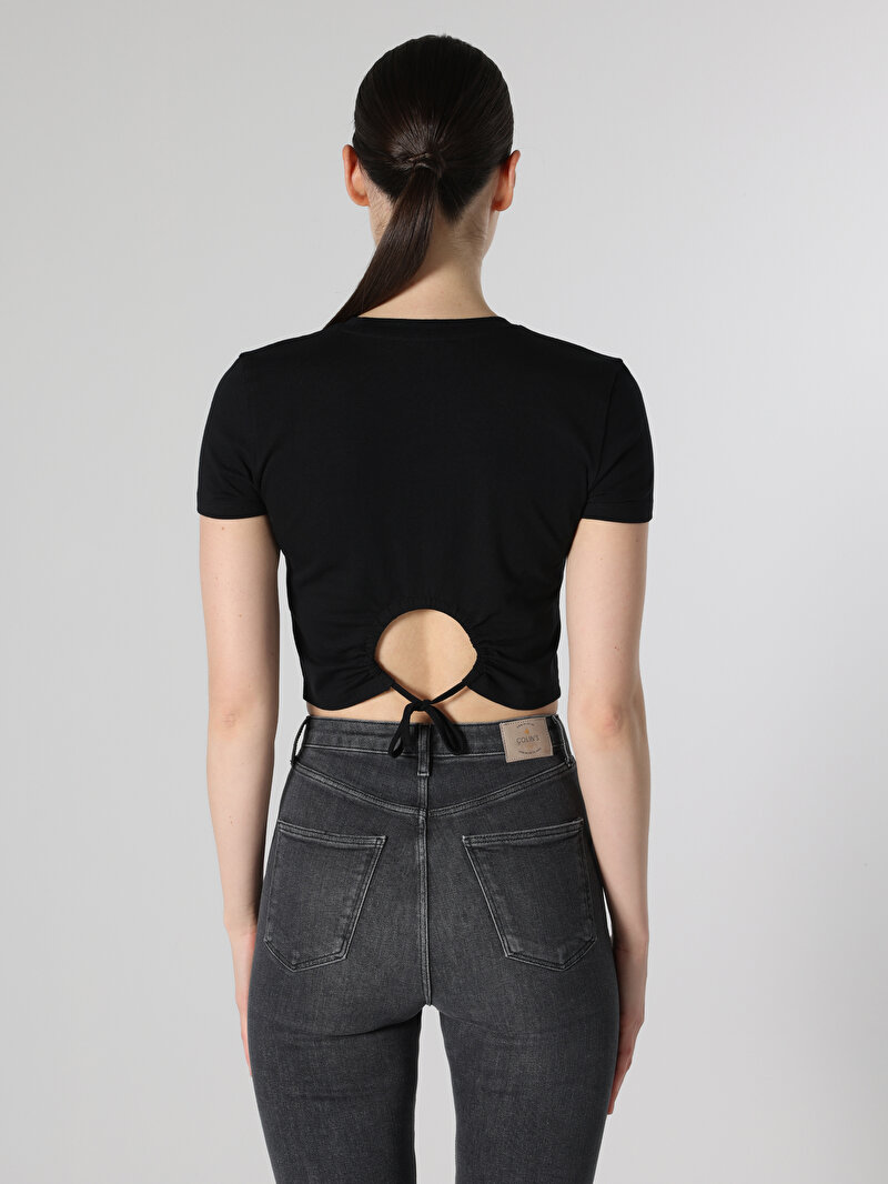 Slim Fit Yuvarlak Yaka Baskılı Kadın Siyah Kısa Kol Tişört