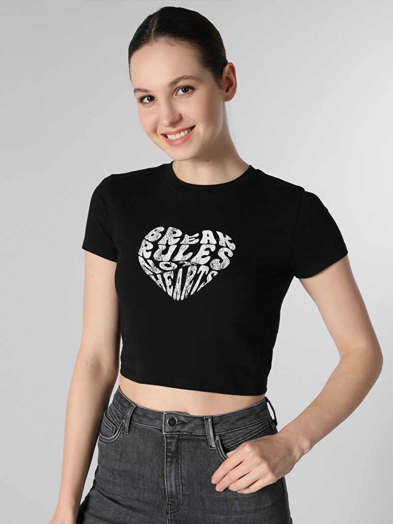 Slim Fit Yuvarlak Yaka Baskılı Kadın Siyah Kısa Kol Tişört