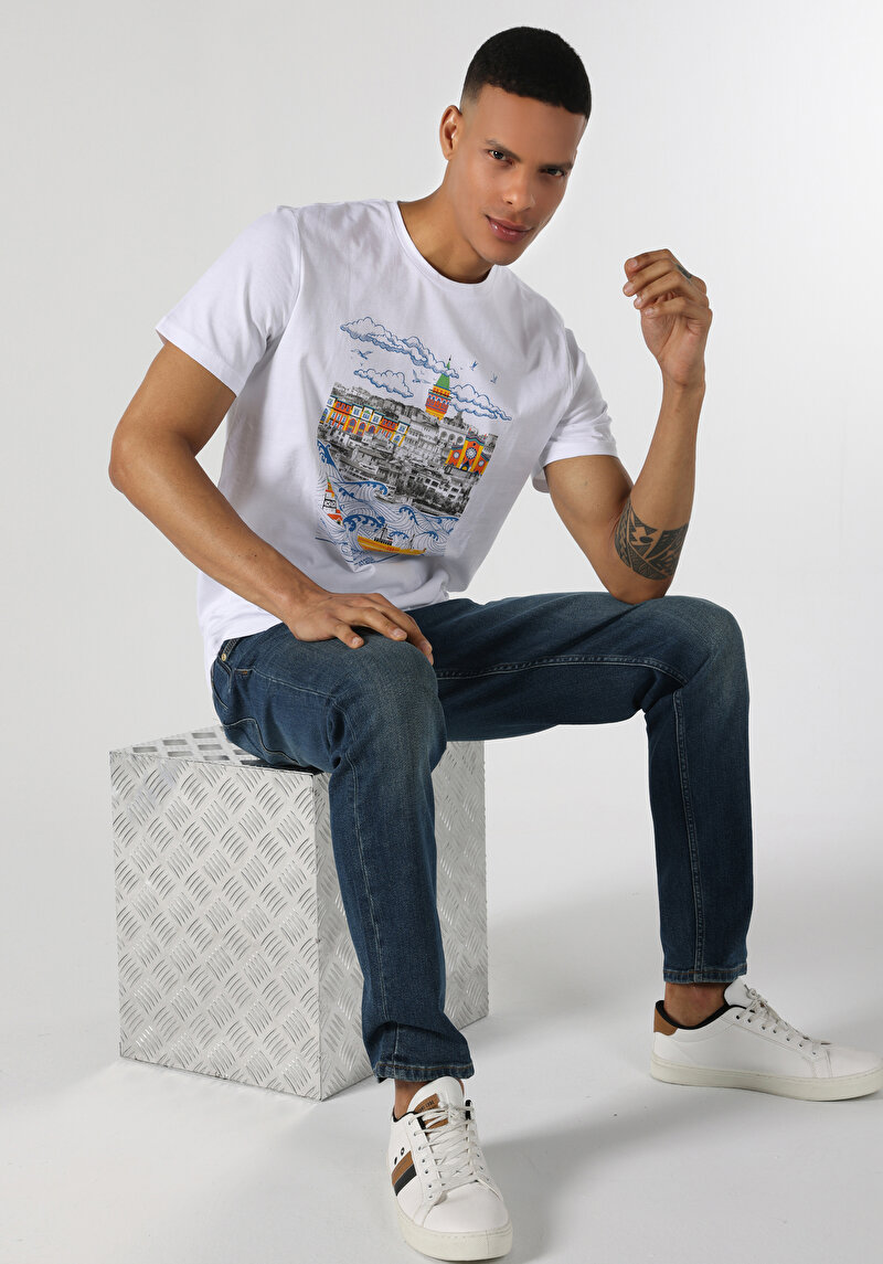 Regular Fit Yuvarlak Yaka Erkek Beyaz Kısa Kol Tişört