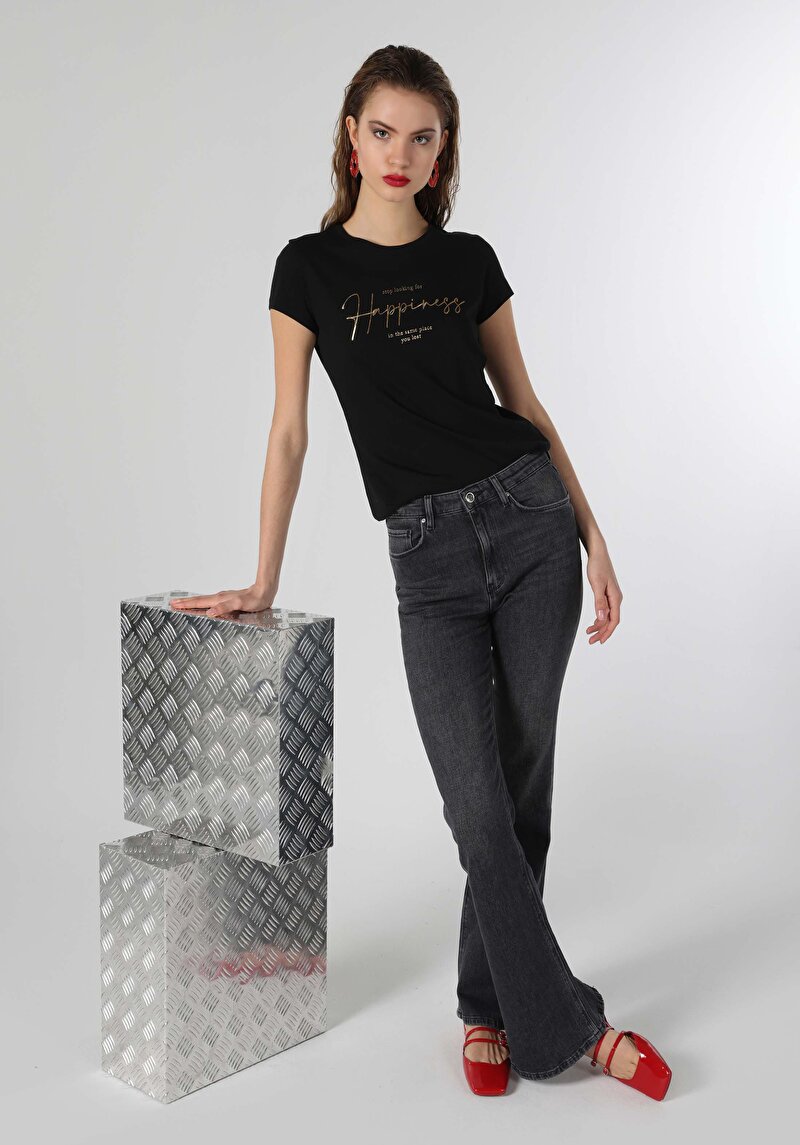 Regular Fit Örme Cepsiz Yuvarlak Yaka Baskılı Kadın Siyah Kısa Kol Tişört