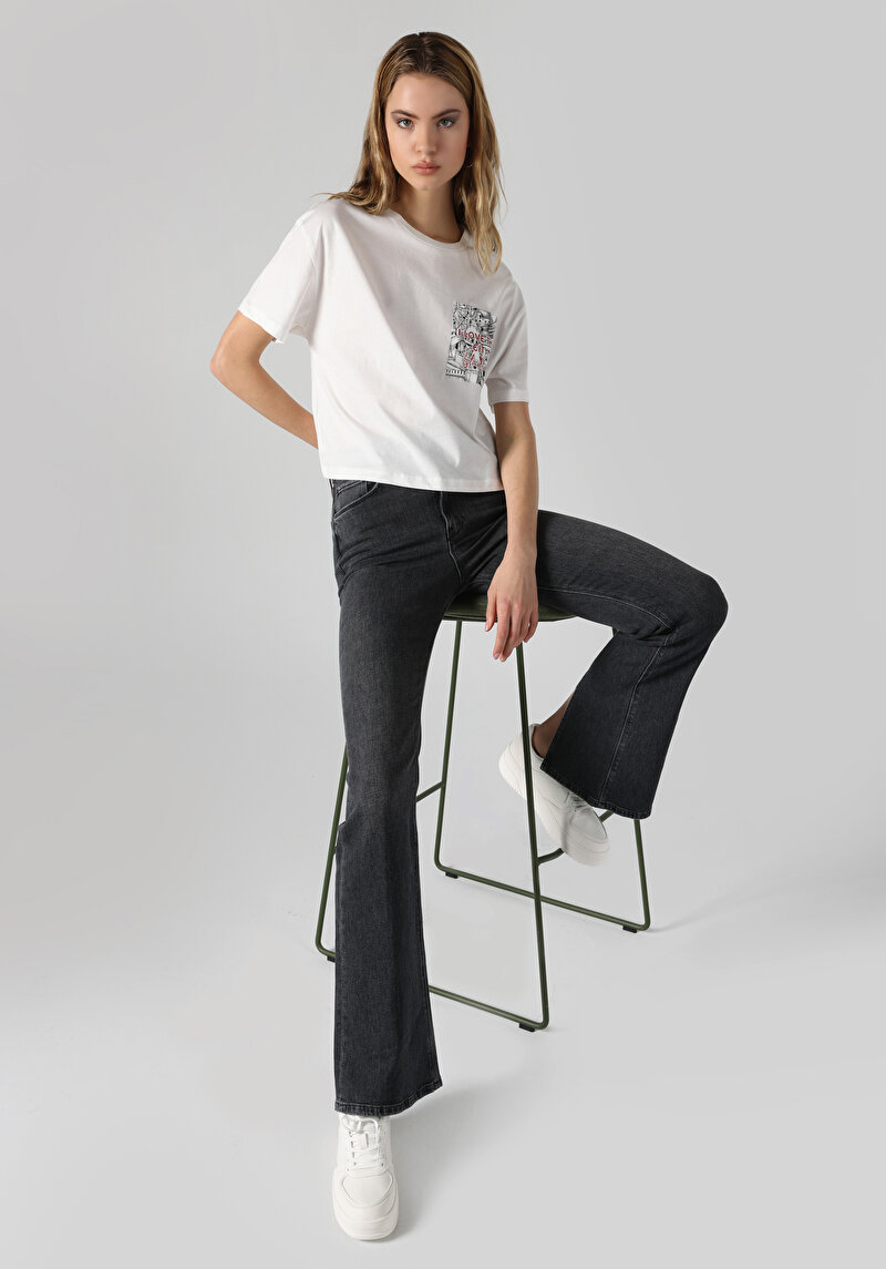 Regular Fit Yuvarlak Yaka Baskılı Kadın Beyaz Kısa Kol Tişört