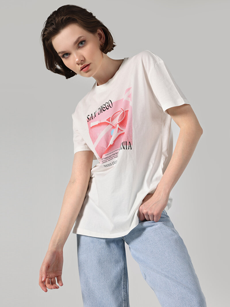Comfort Fit Yuvarlak Yaka  Kadın Beyaz Kısa Kol Tişört
