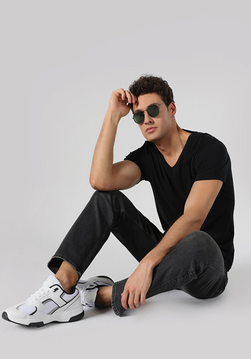 Slim Fit V Yaka Düz Erkek Siyah Kısa Kol Tişört